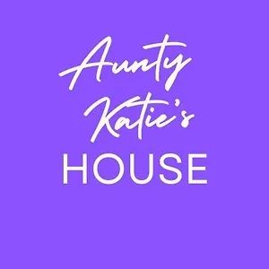Aunty Katie's House, Ni Tourist Board Certified & Located On The Main Oldpark Road To Belfast, With Free Continental Breakfast & Free Ultra Fast Sky Internet, Free Sky Sports & Free Sky Cinema, Self-check In After 10pm Gmt Belfast